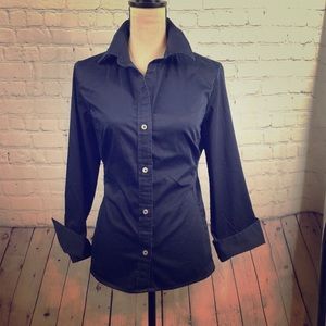 🎉CLOSET CLEAROUT! Banana Republic button Dow Top.